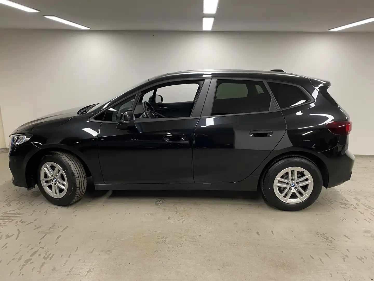 BMW 218 i Active Tourer Parkass. DAB LED AHK Klimaaut. Schwarz - 2
