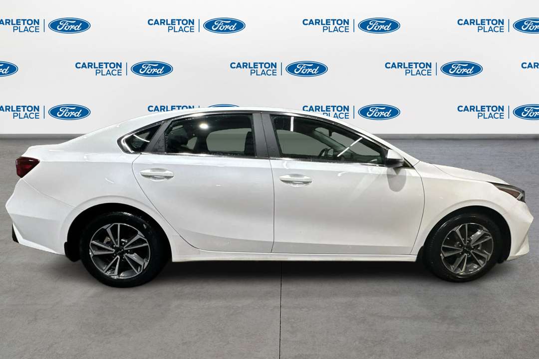 2024 Kia Forte EX  | Alloys BackUp Cam Heated Seats/Steering — снимка 4