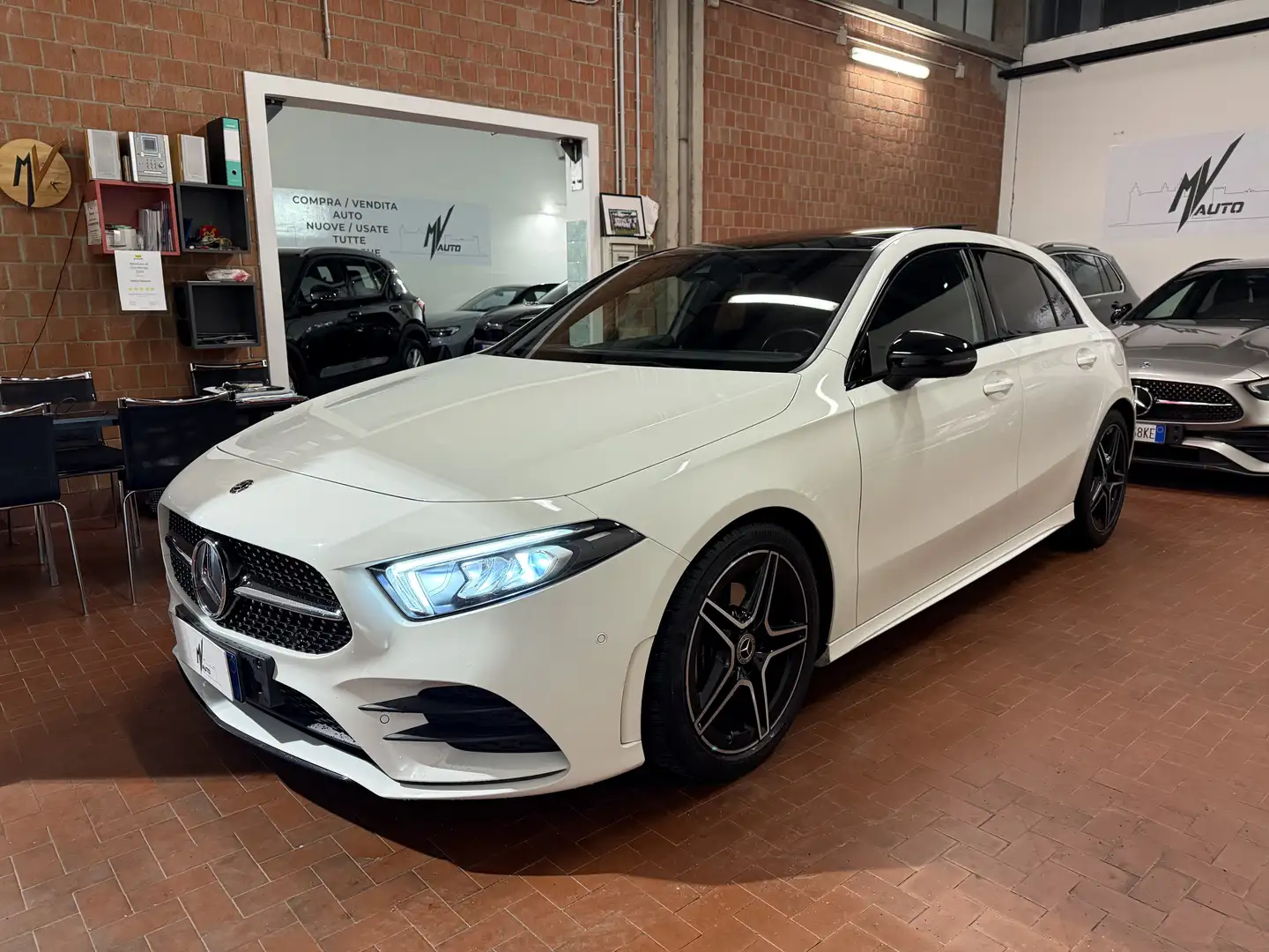 Mercedes-Benz A 180 d Premium auto+AMG e NIGHT pack+uniprop+tetto Blanc - 1