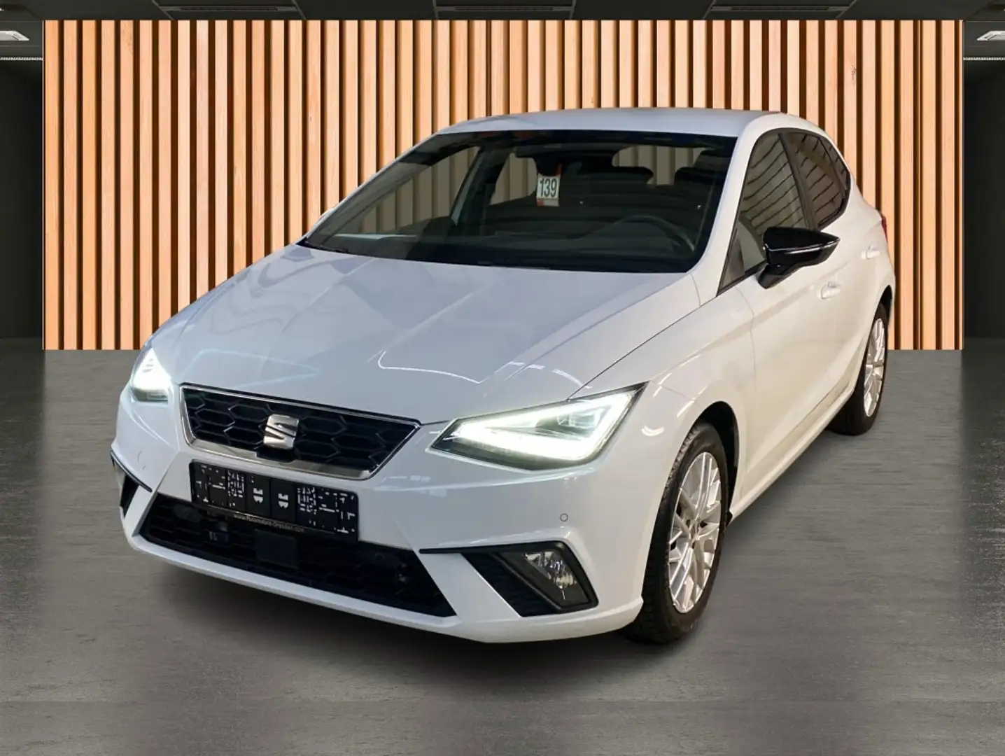SEAT Ibiza 1.0 TSI DSG FR*Navi*ACC*Kamera*Voll LED* Bílá - 2