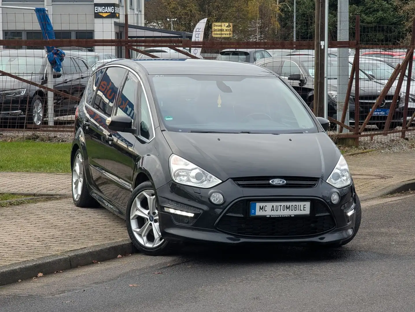 Ford S-Max S-MAX Titanium S*AUTOMATIK*TEMPOMAT*AHK !! Negro - 2