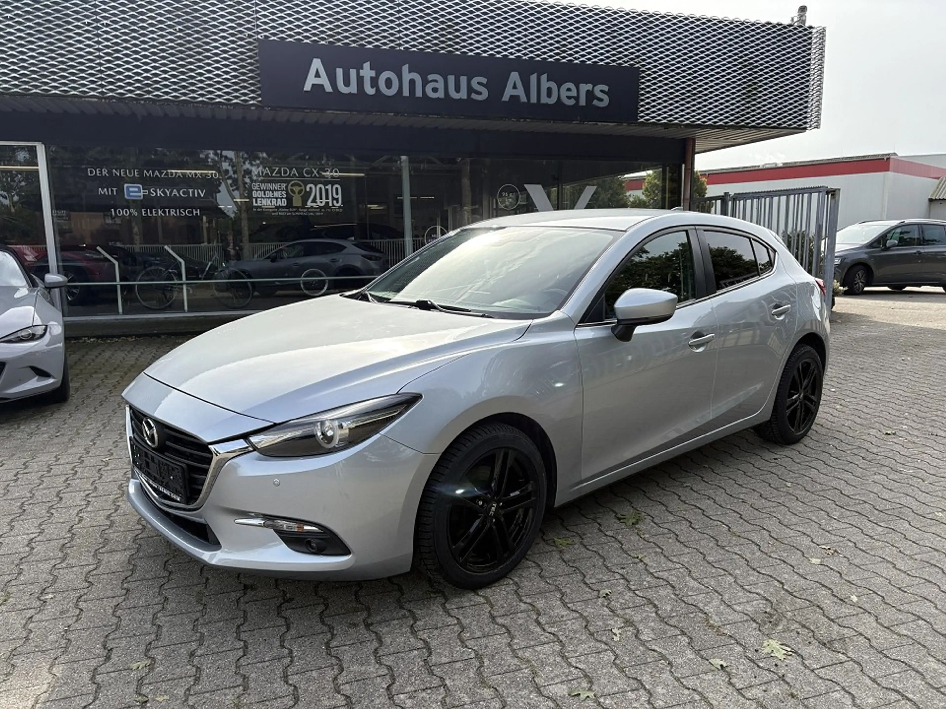Mazda 3 SKYACTIV-G 120 EXCLUSIVE-Line, LED, ALU17, PDC , — photo 4