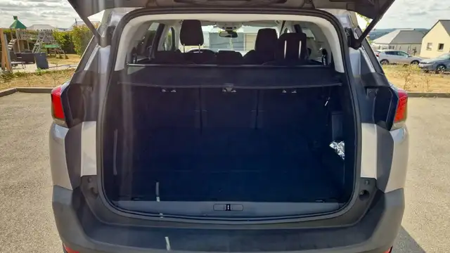 Peugeot 5008 view 14