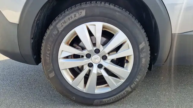 Peugeot 5008 view 16