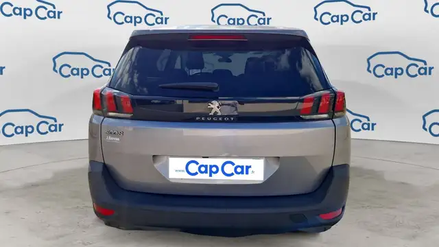 Peugeot 5008 view 3