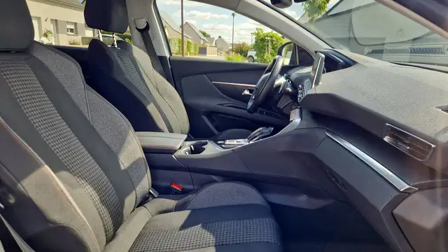 Peugeot 5008 view 26
