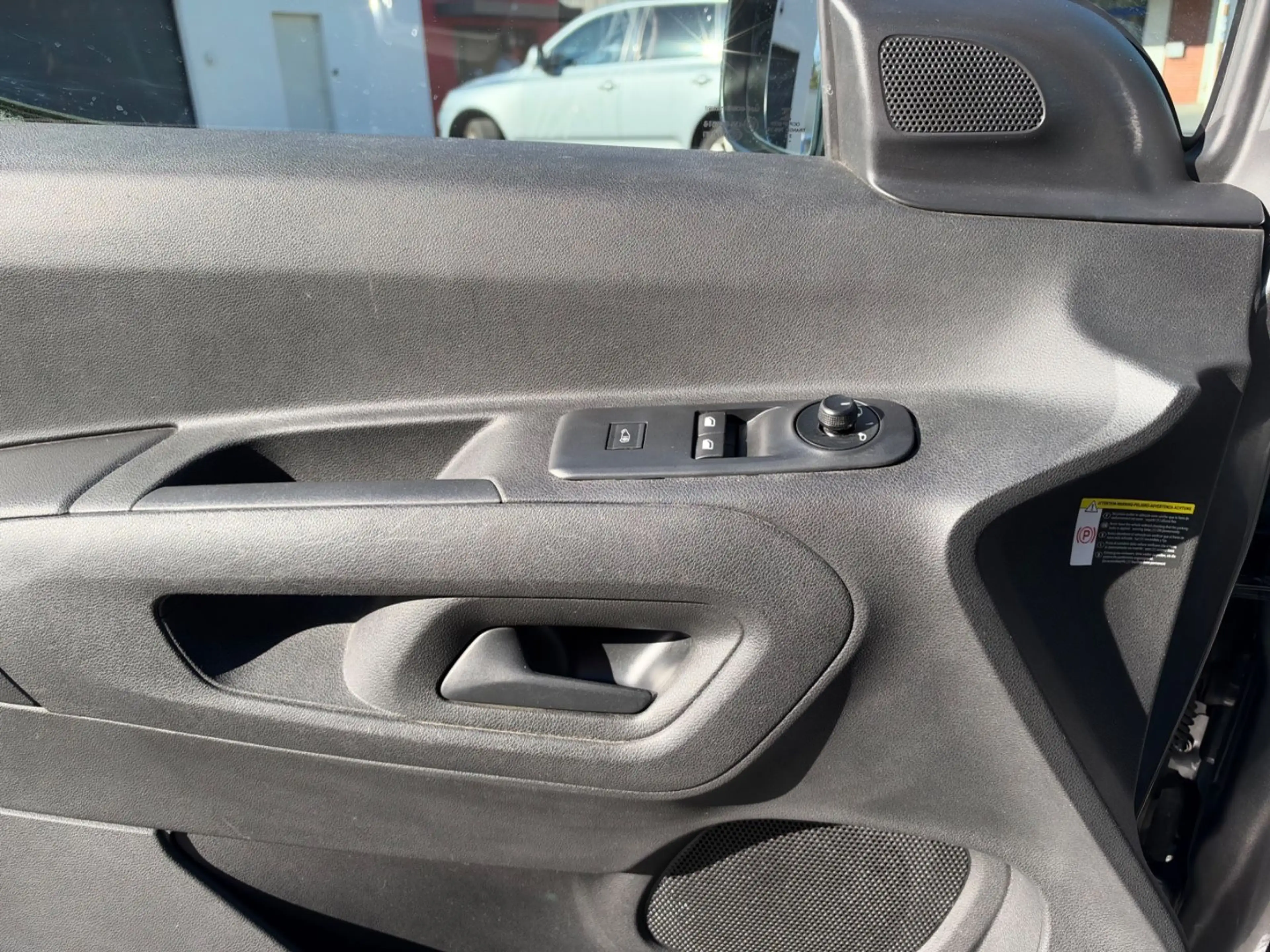 Peugeot Partner Premium L1 Kasten Sortimo Reg. — photo 11
