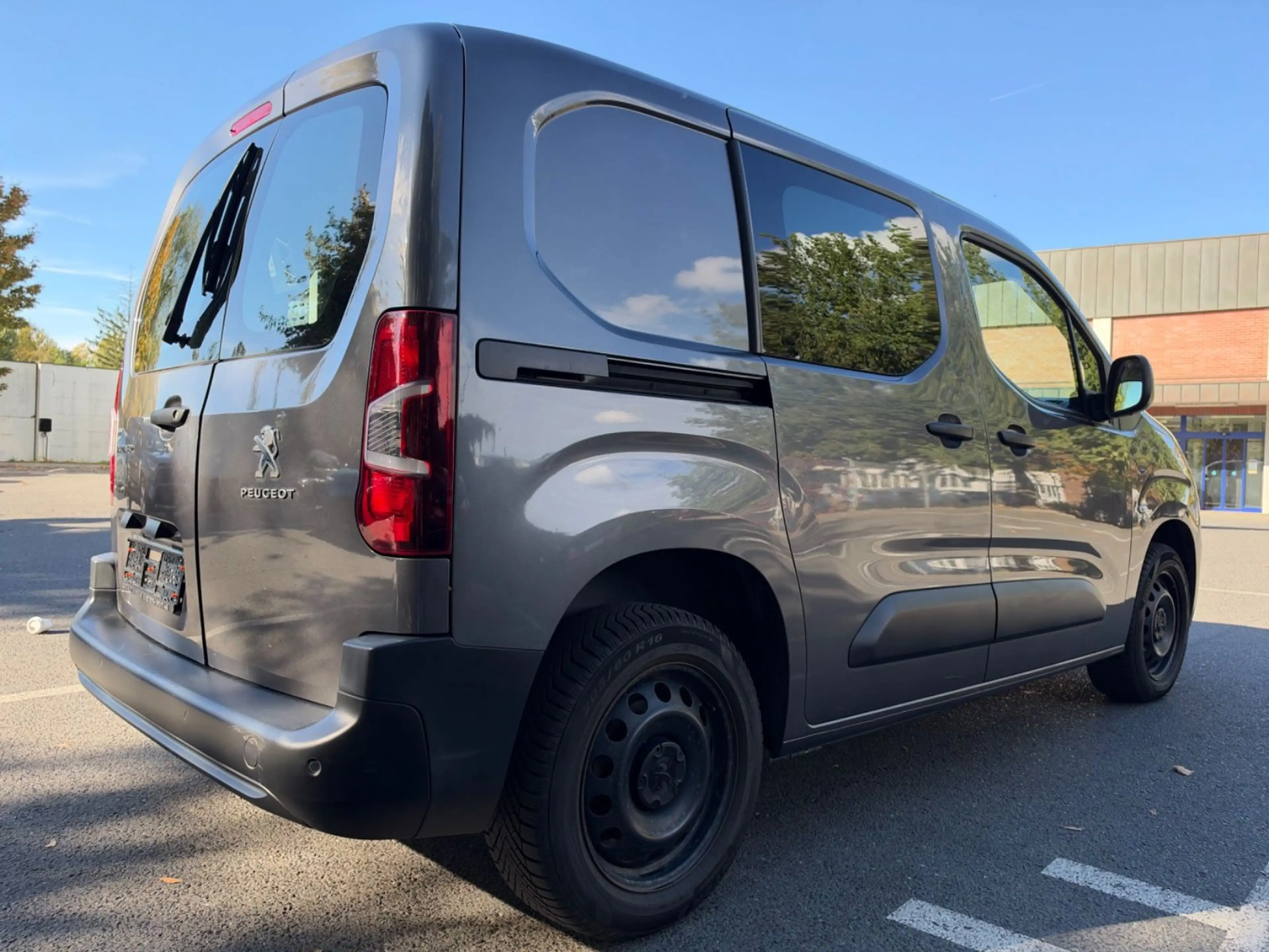 Peugeot Partner Premium L1 Kasten Sortimo Reg. — photo 4