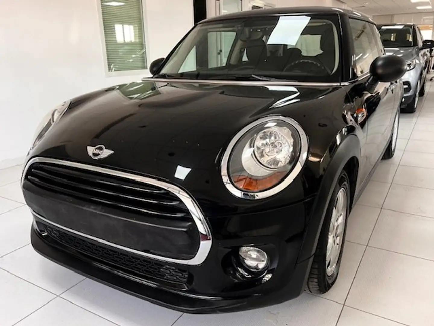 MINI One Mini IV F55-F56 2014 1.2 3p auto Schwarz - 1