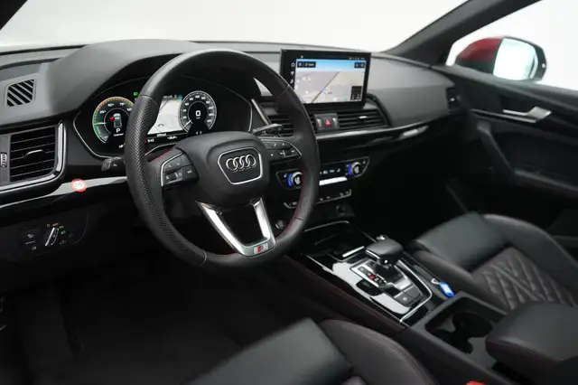 Audi Q5 view 14
