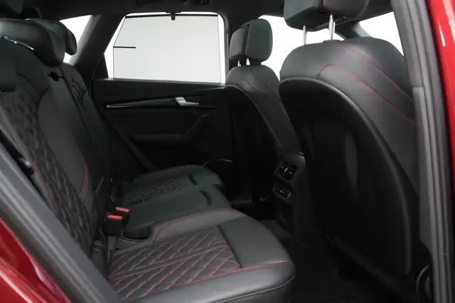 Audi Q5 view 9