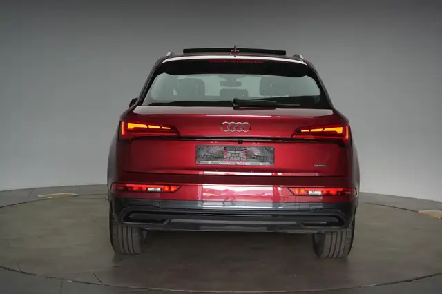 Audi Q5 view 5