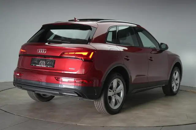 Audi Q5 view 6