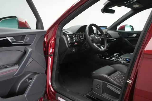 Audi Q5 view 13