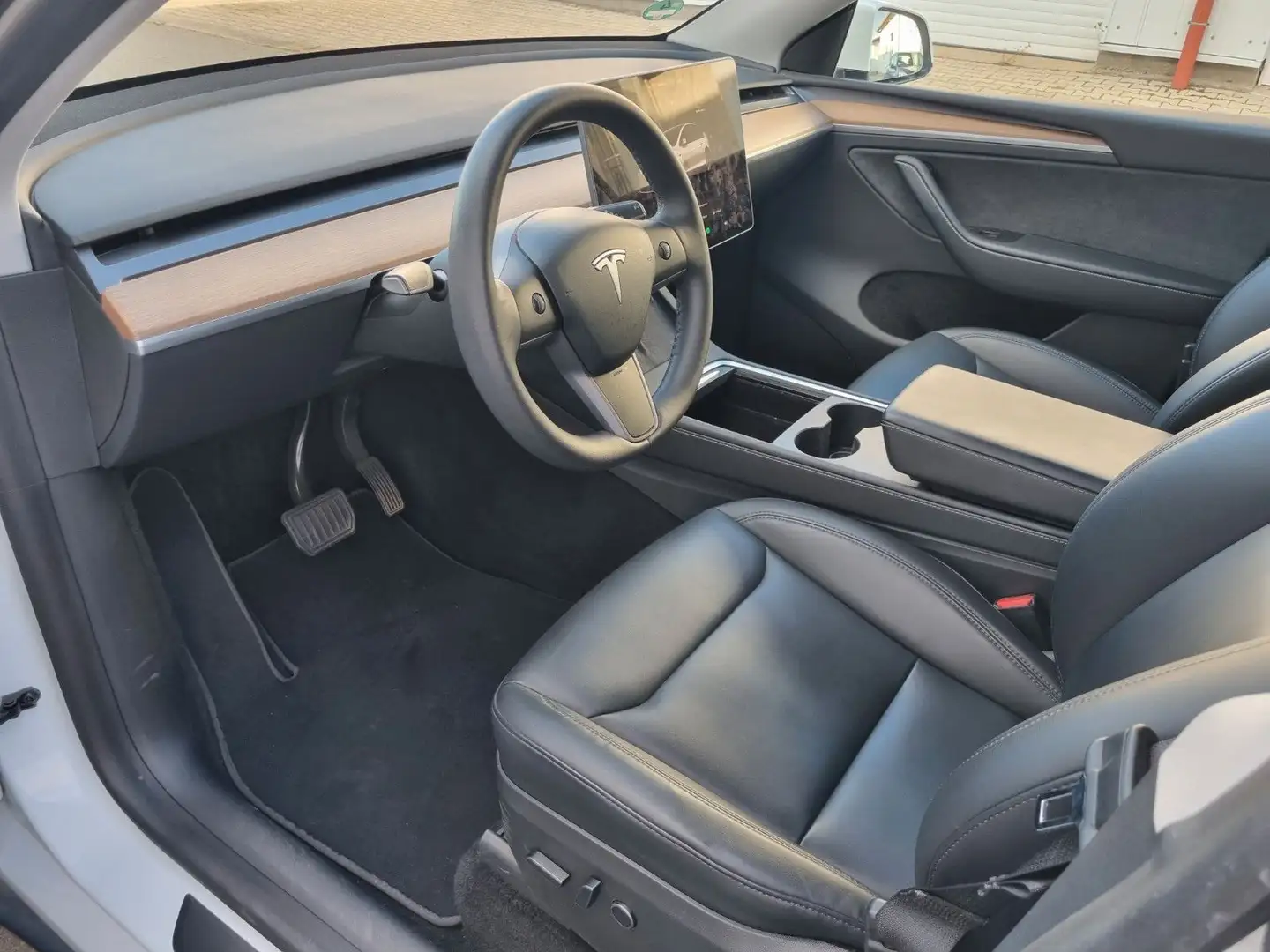Tesla Model Y Long Range Dual Motor AWD Blanc - 2