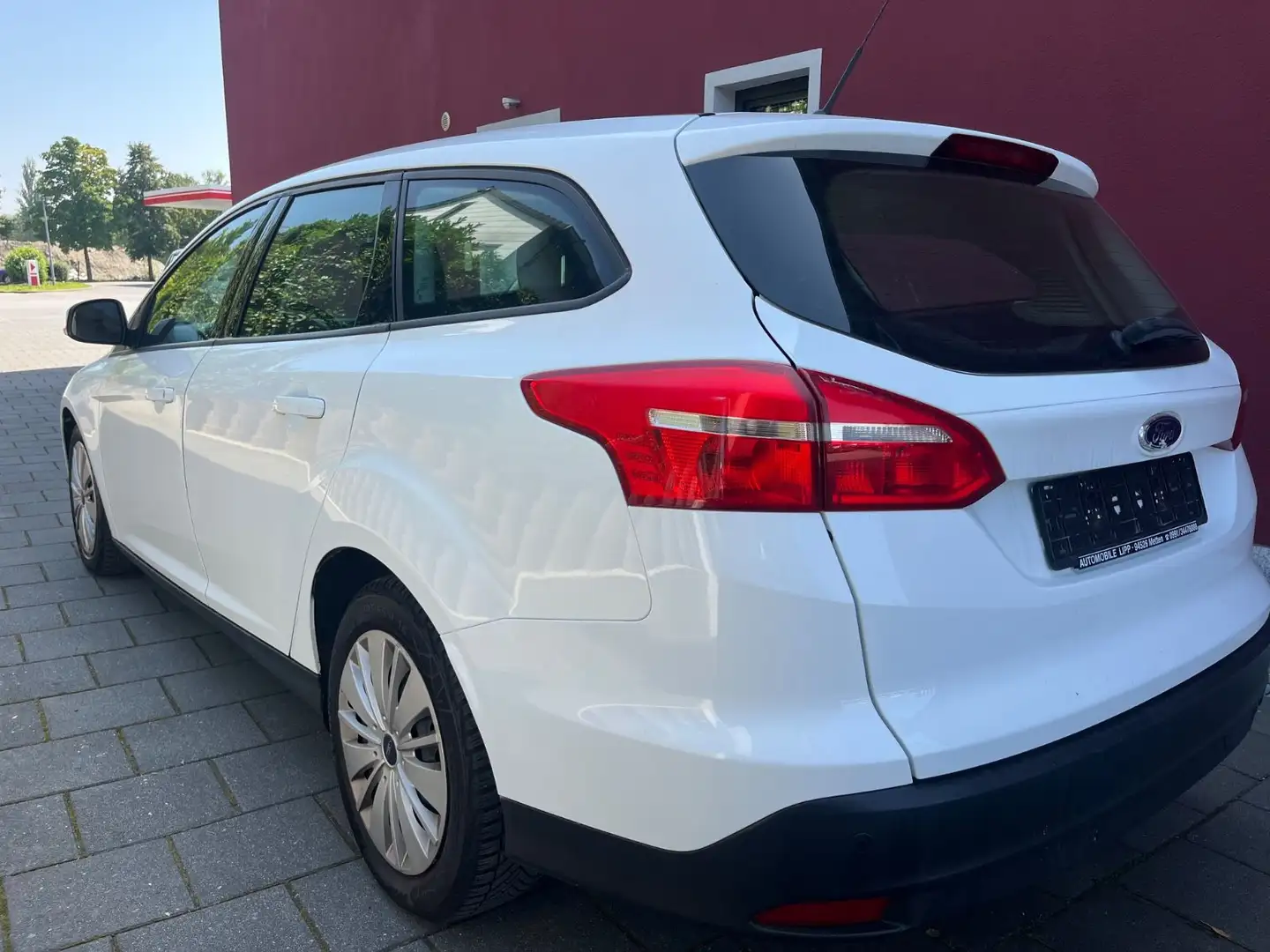 Ford Focus 2.0 TDCI Turnier Business Navi Kamera Weiß - 2