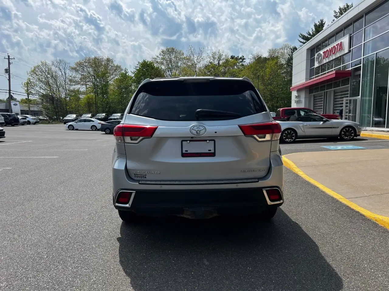 Toyota Highlander снимка Toyota Highlander