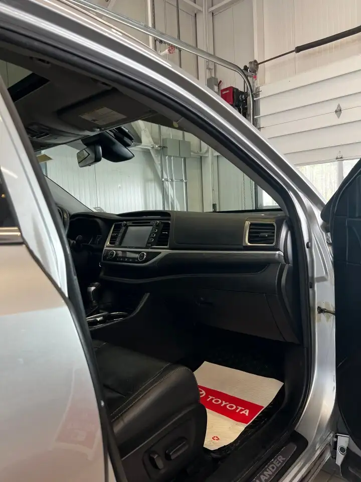 Toyota Highlander снимка Toyota Highlander