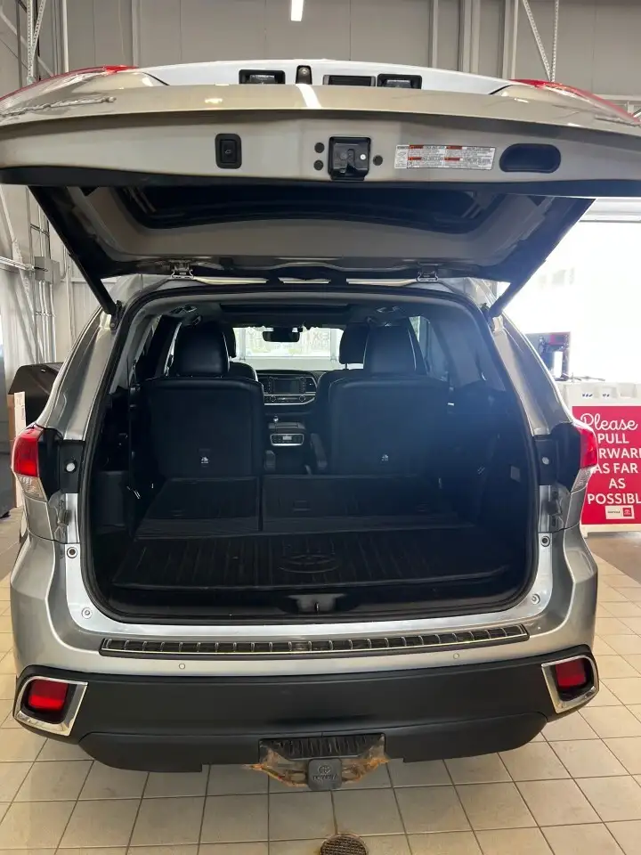 Toyota Highlander снимка Toyota Highlander