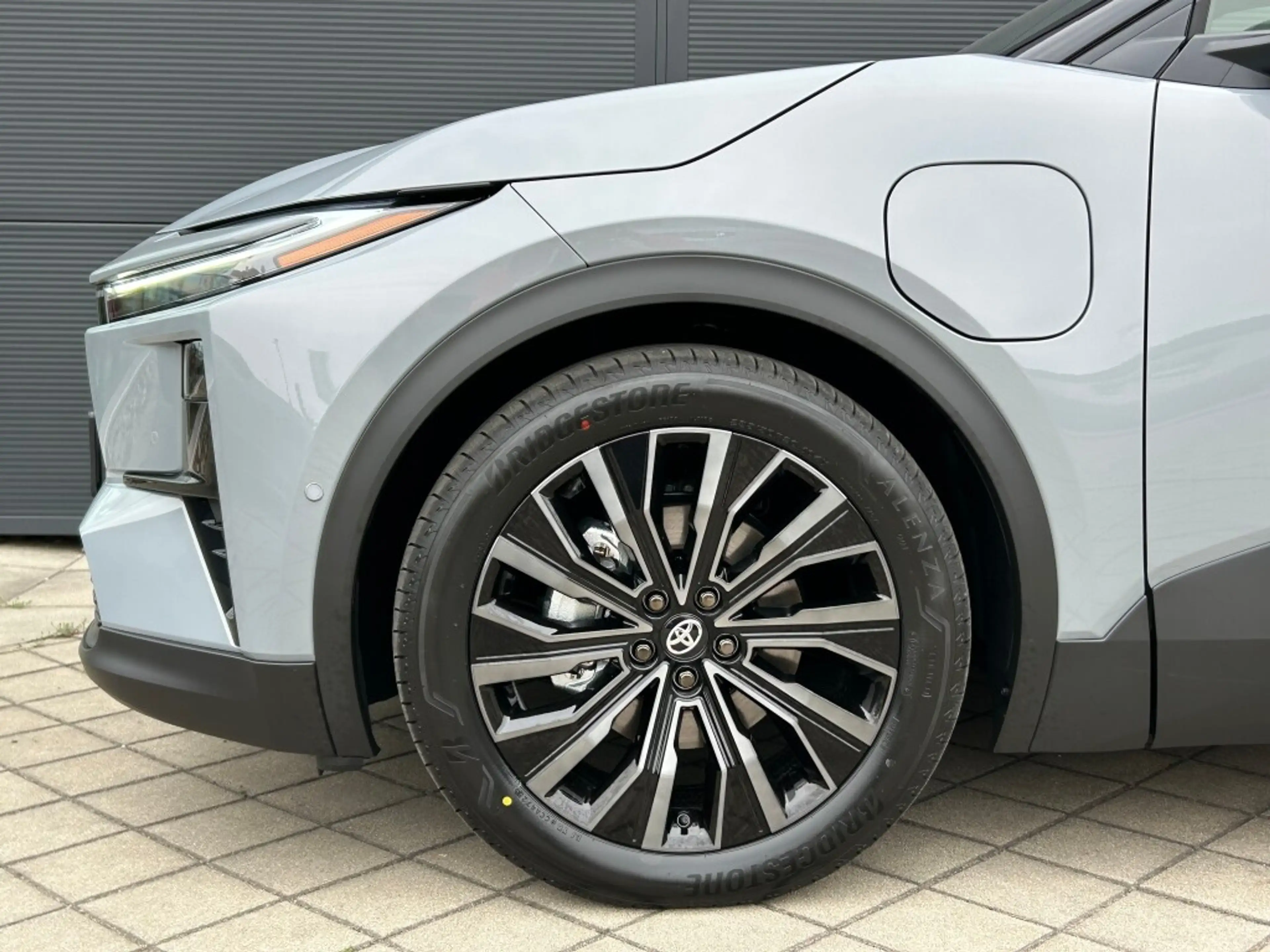 Toyota C-HR+ Elektro 77kWh AWD Lounge — photo 9