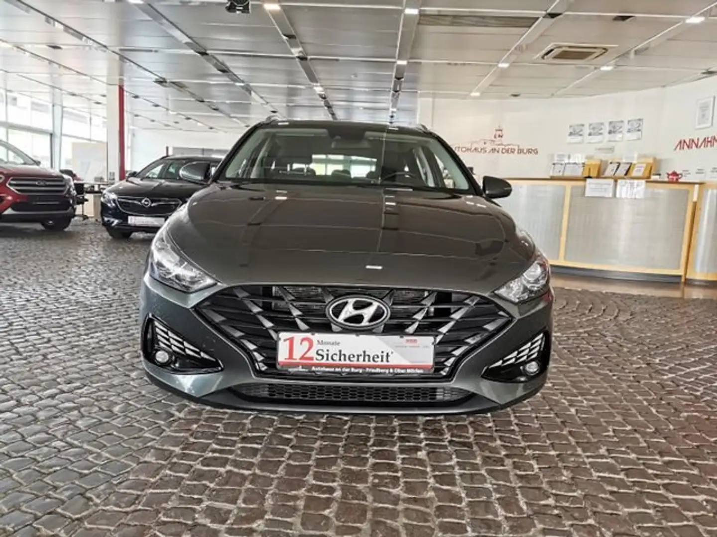 Hyundai i30 Connect & Go *2. Hd. + DAB + Temp. + LED Grau - 2