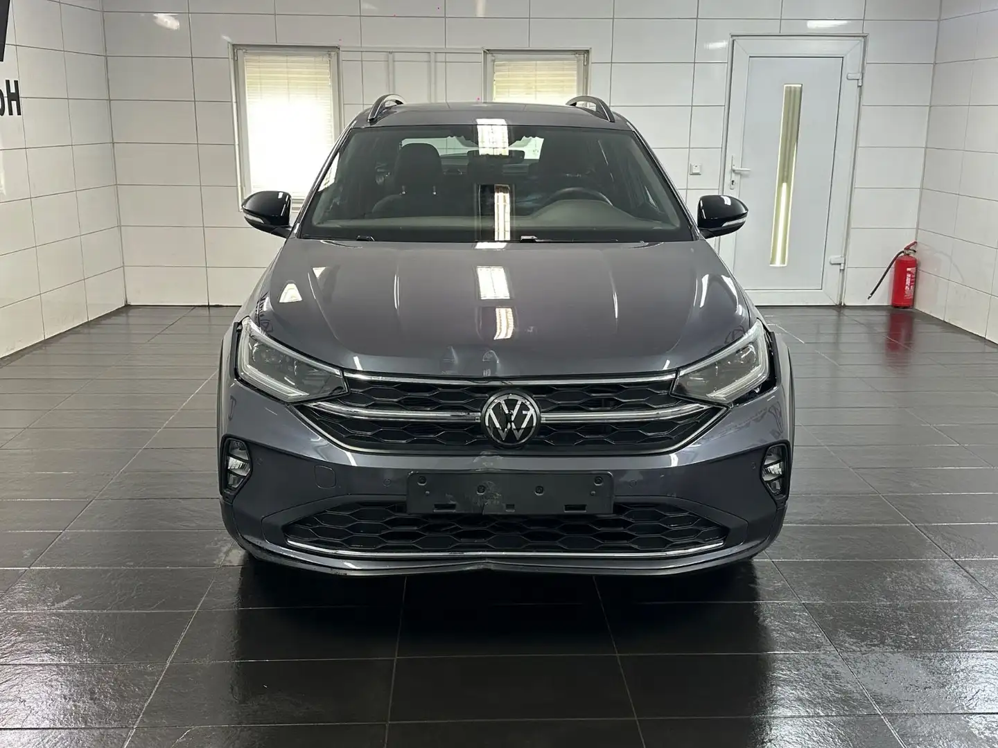 Volkswagen Taigo 1.0 TSI OPF Move Grau - 2