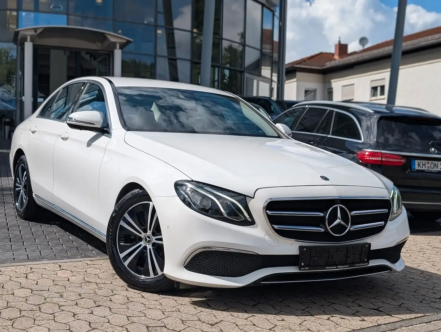 Mercedes-Benz E 220 E220d 9G Avantgarde LED PDC NAVI Kamera Білий - 1