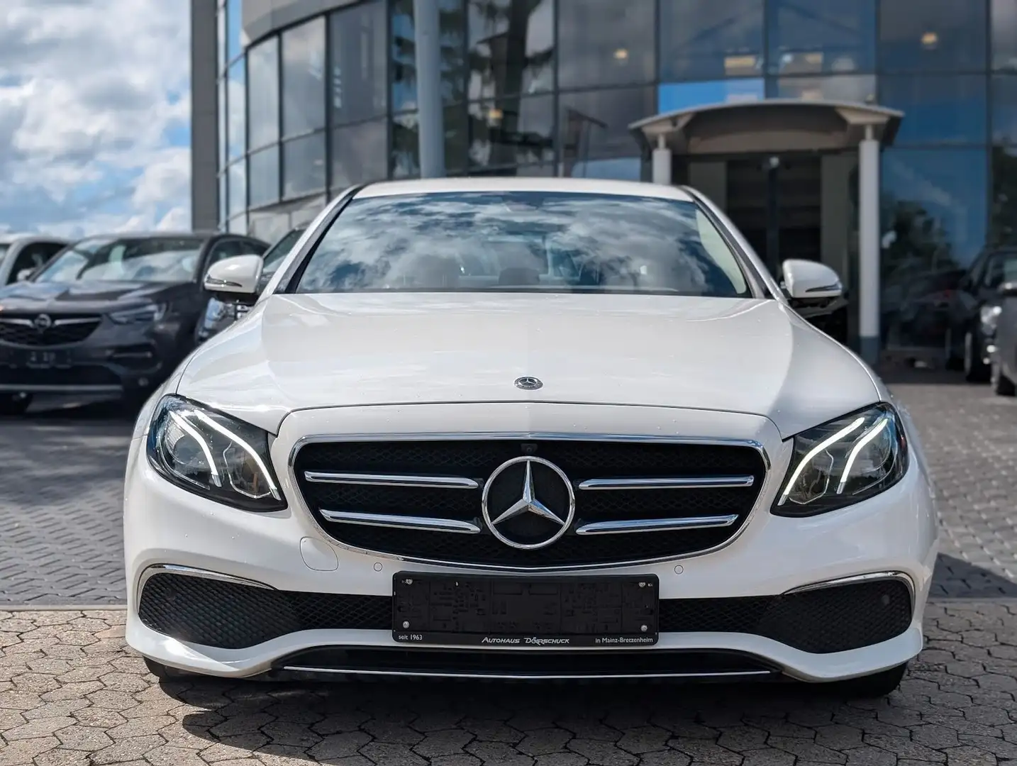 Mercedes-Benz E 220 E220d 9G Avantgarde LED PDC NAVI Kamera Білий - 2