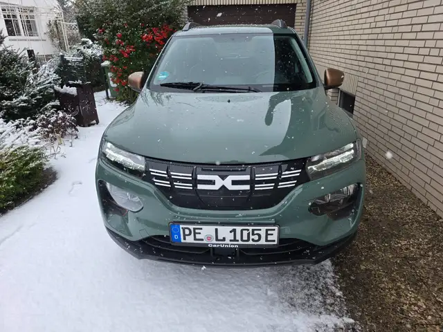 Dacia Spring Extreme Metallic Navi GRA PDC Kamera