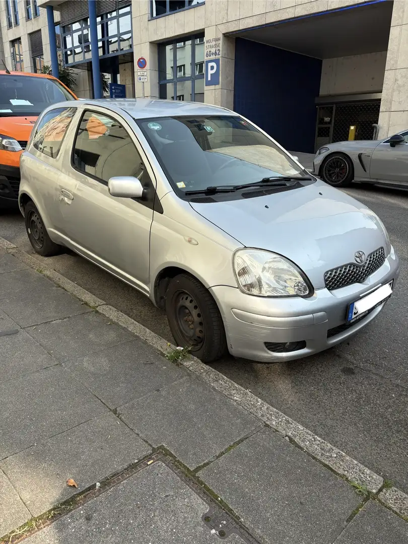 Toyota Yaris TÜV NEU 2027 - 2