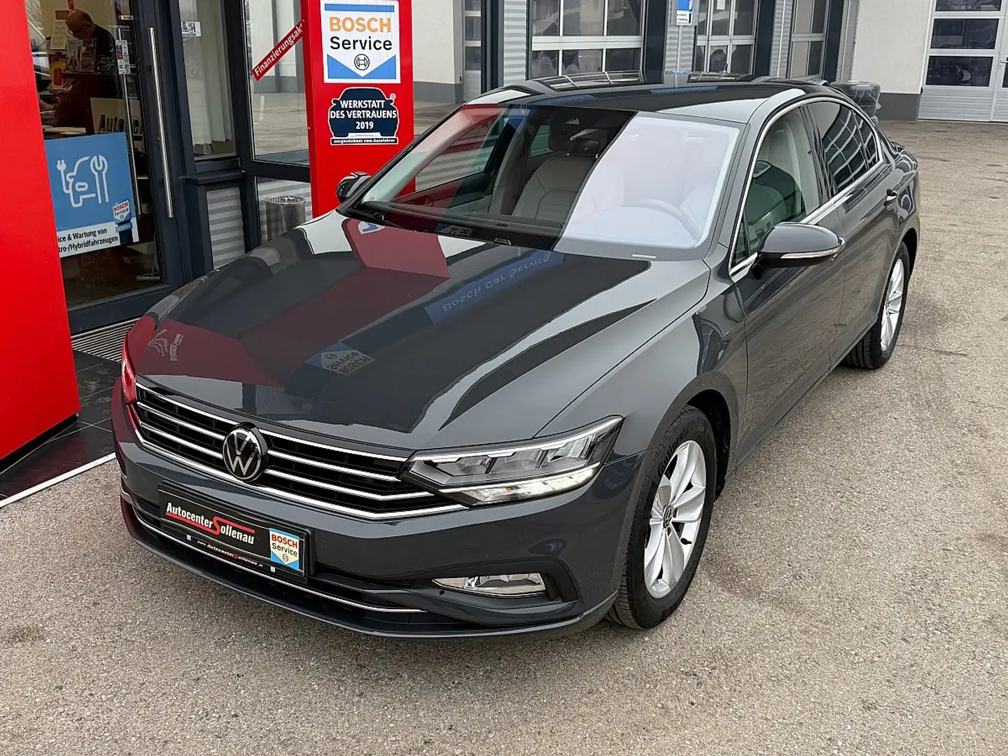 Volkswagen Passat Elegance 2,0 TDI DSG Grau - 2