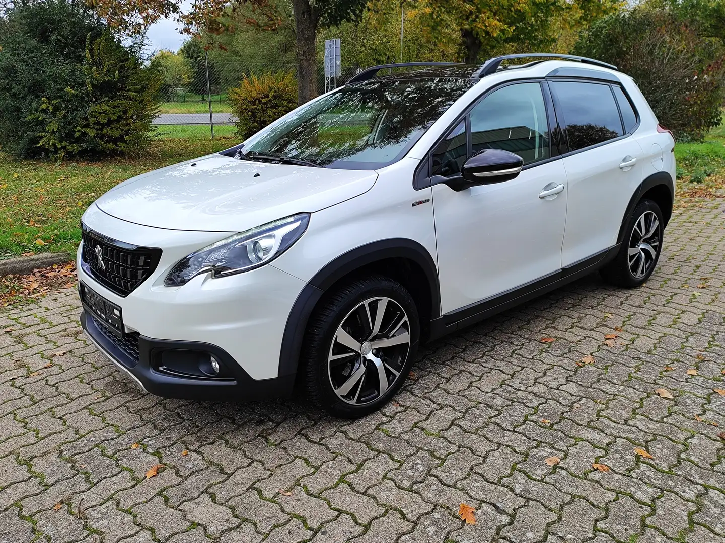 Peugeot 2008 Allure Weiß - 1