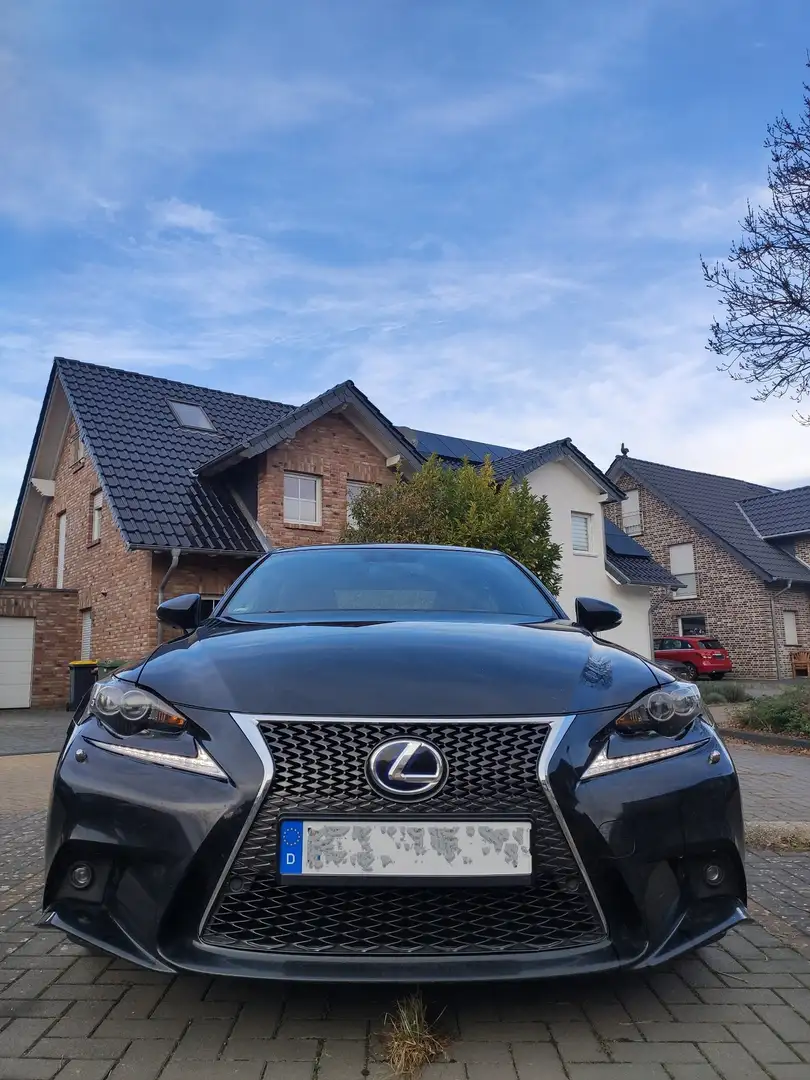 Lexus IS 300 300h F Sport - 1