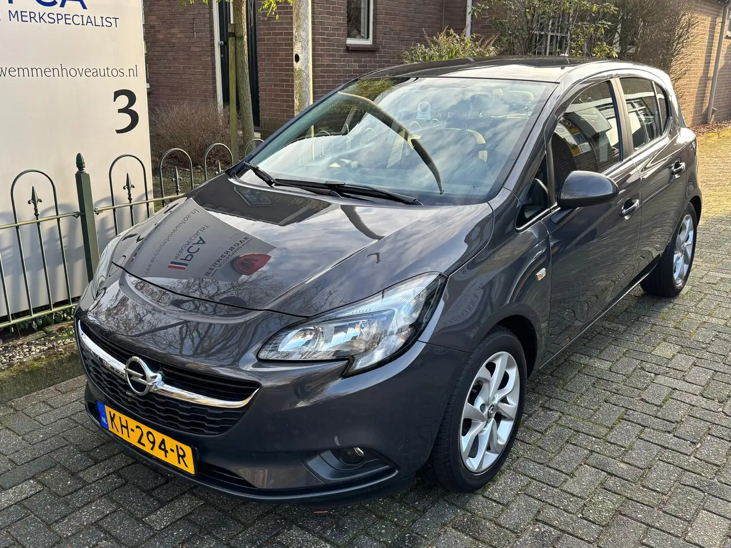 Opel Corsa 1.4 Edition Grijs - 2