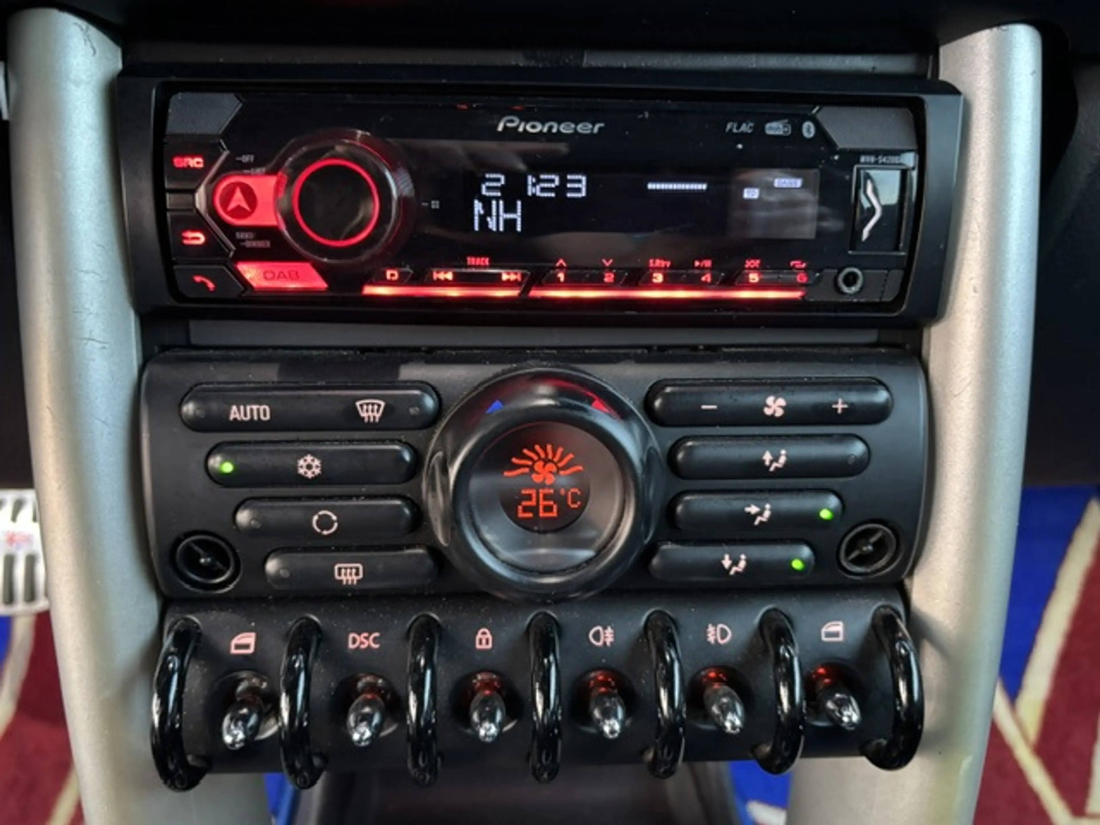 MINI Cooper S Cabrio 1.6 Automaat ECC Audio/CD Leder PDC LMV 17" TCS Sp — photo 5
