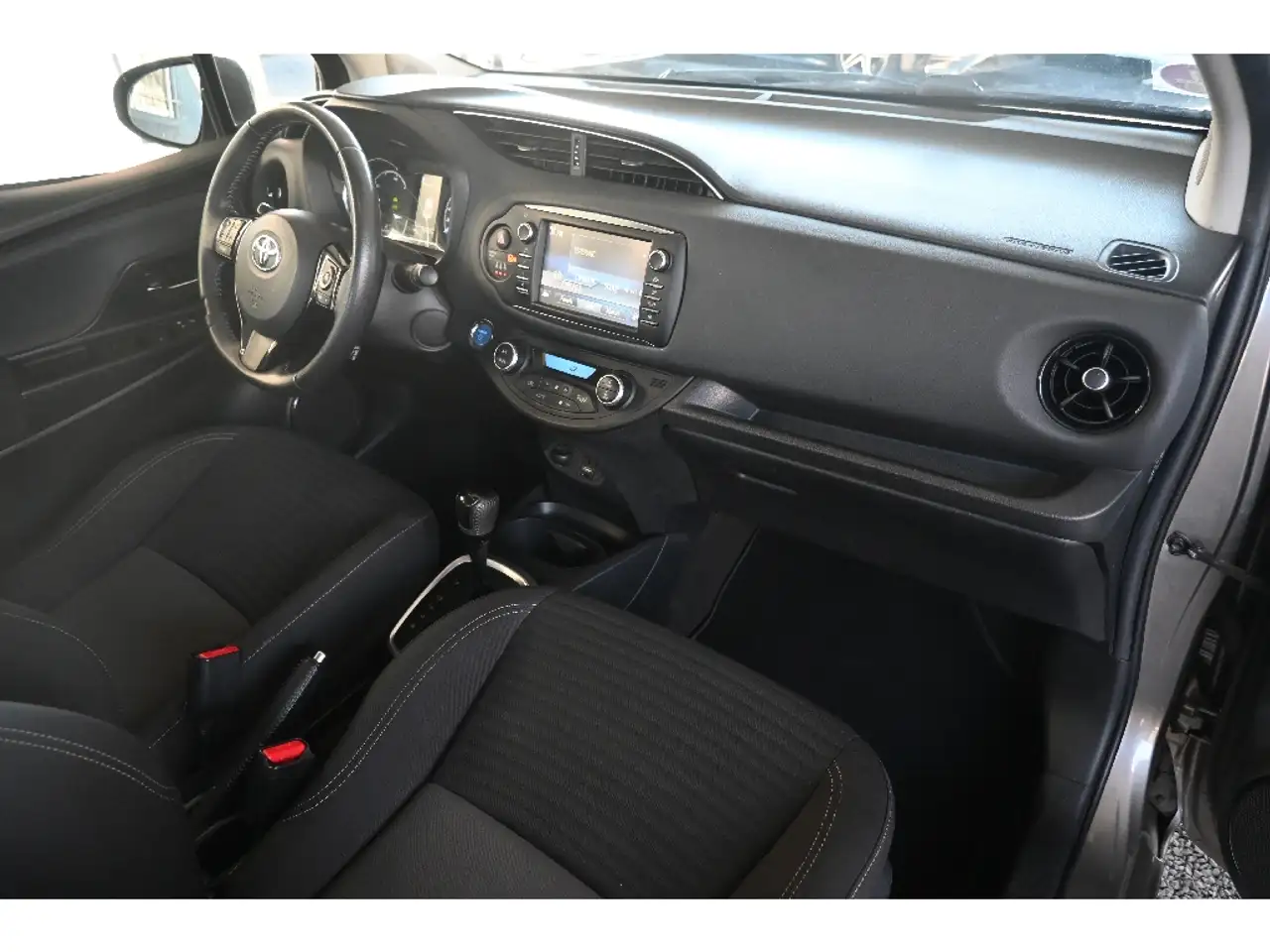 Toyota Yaris Yaris — photo 9