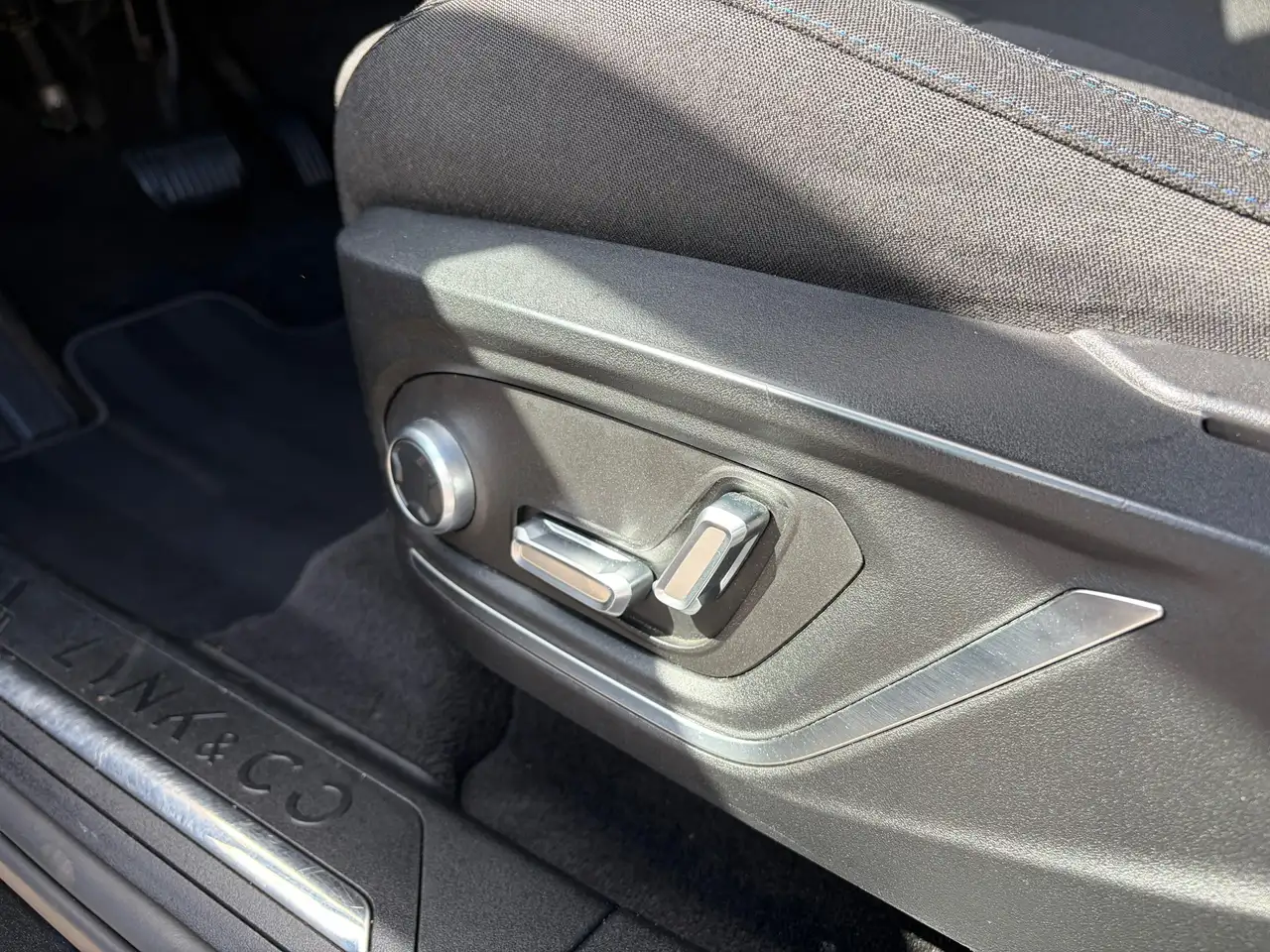 Lynk & Co 01 1.5 Rijklaar prijs 360 camera Pano dak Carplay Mem, миниатюра 24