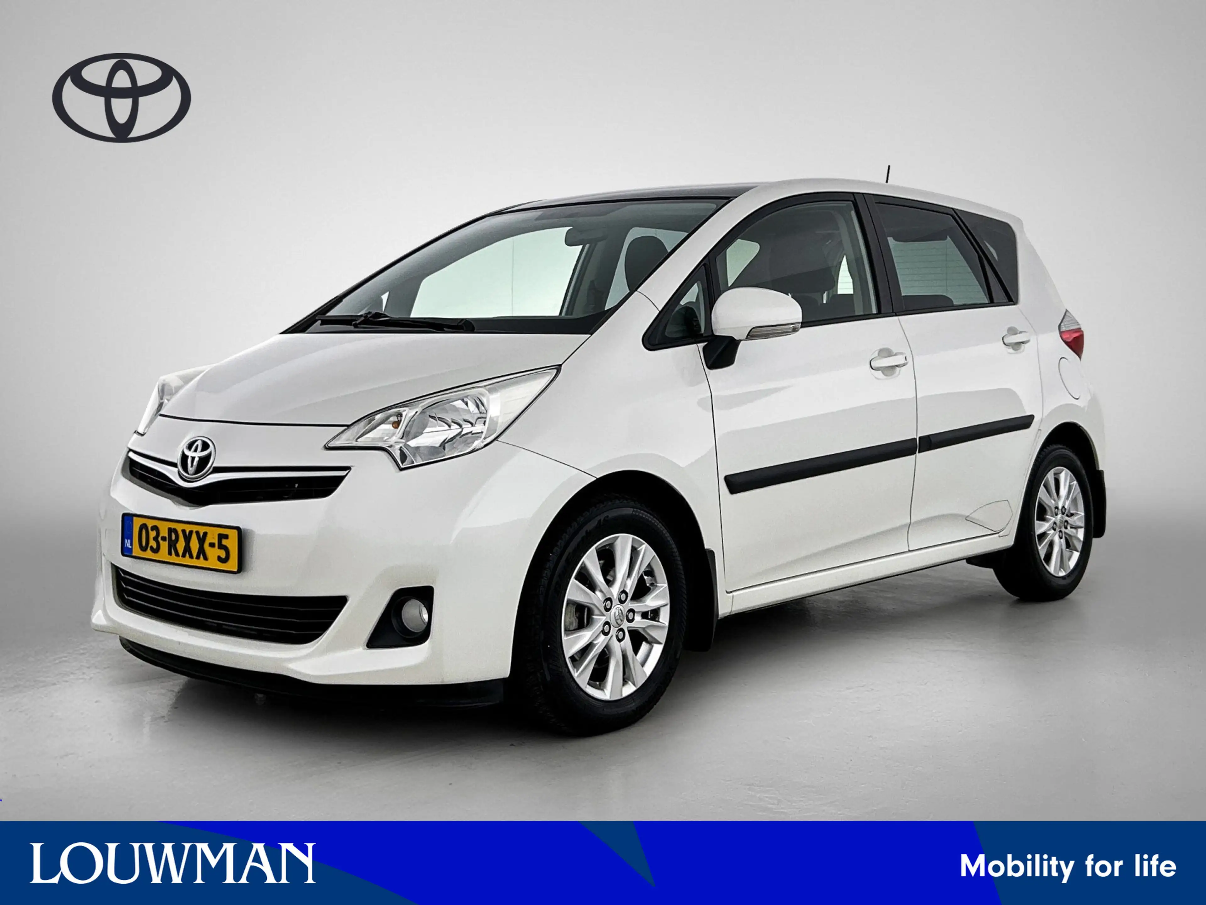 Toyota Verso-S 1.3 VVT-i Aspiration | Trekhaak | Panoramadak |