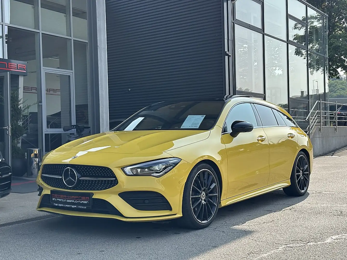 Mercedes-Benz CLA 220 d Shooting Brake 4MATIC Aut. Gelb - 2