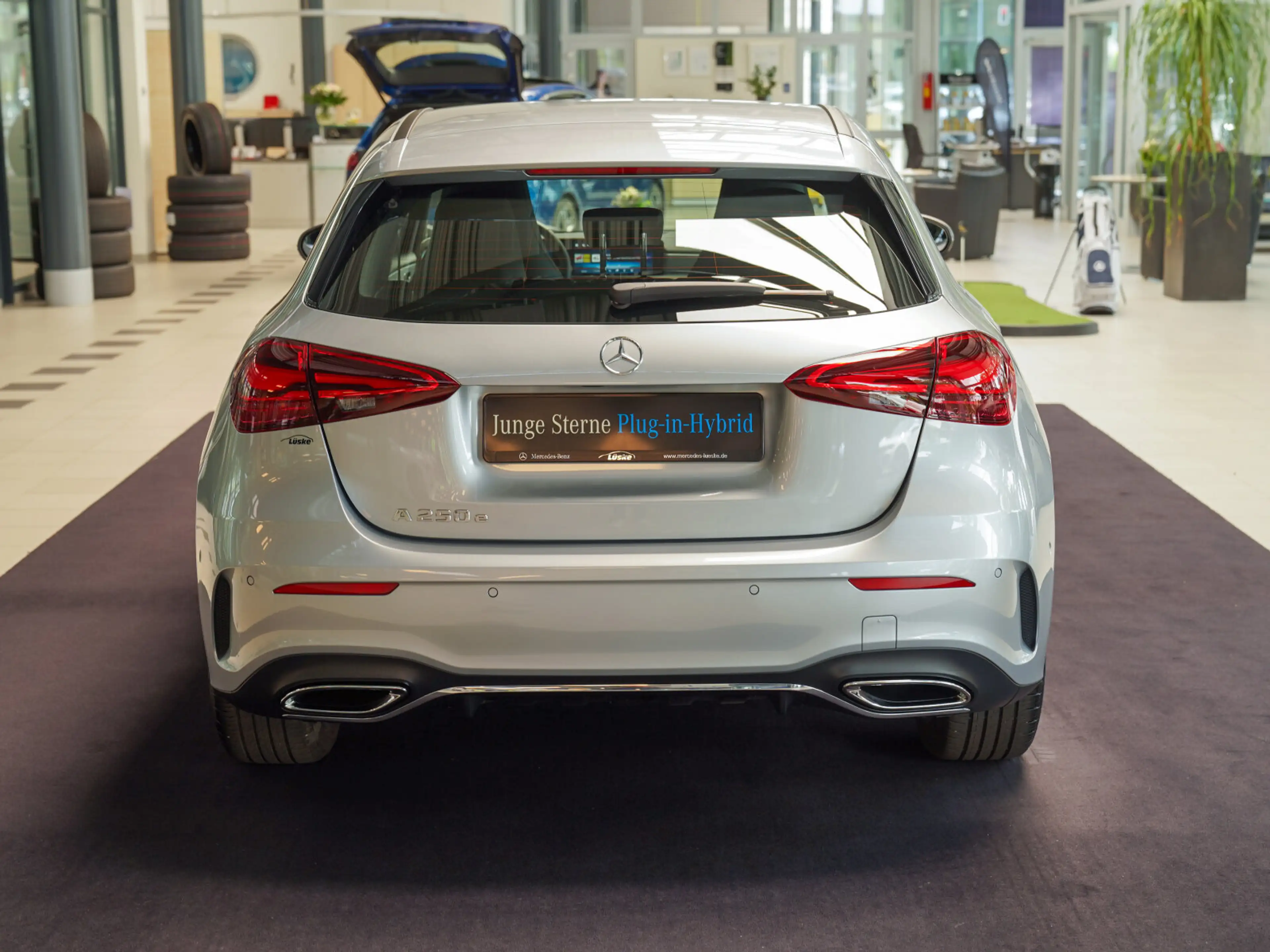 Mercedes-Benz A 250 A 250 e AMG Line Anhängevorrichtung Lenkradheizu — photo 4