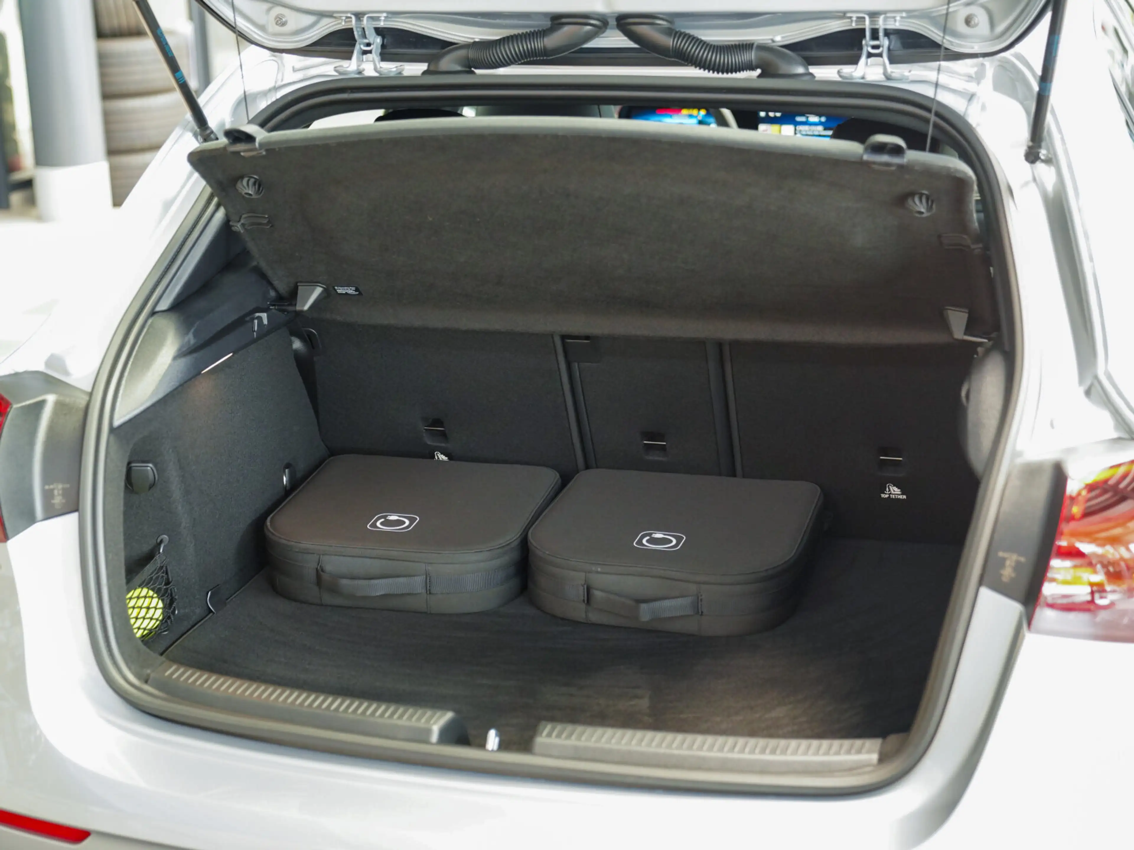 Mercedes-Benz A 250 A 250 e AMG Line Anhängevorrichtung Lenkradheizu — photo 5