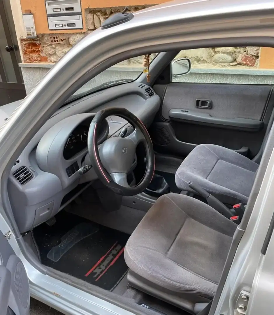 Nissan Micra 5p 1.3 16v SLX - 2