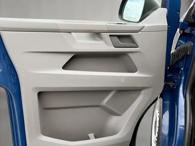 Volkswagen Transporter view 14