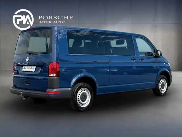 Volkswagen Transporter view 4
