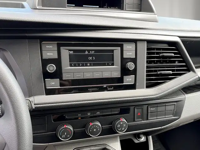 Volkswagen Transporter view 10