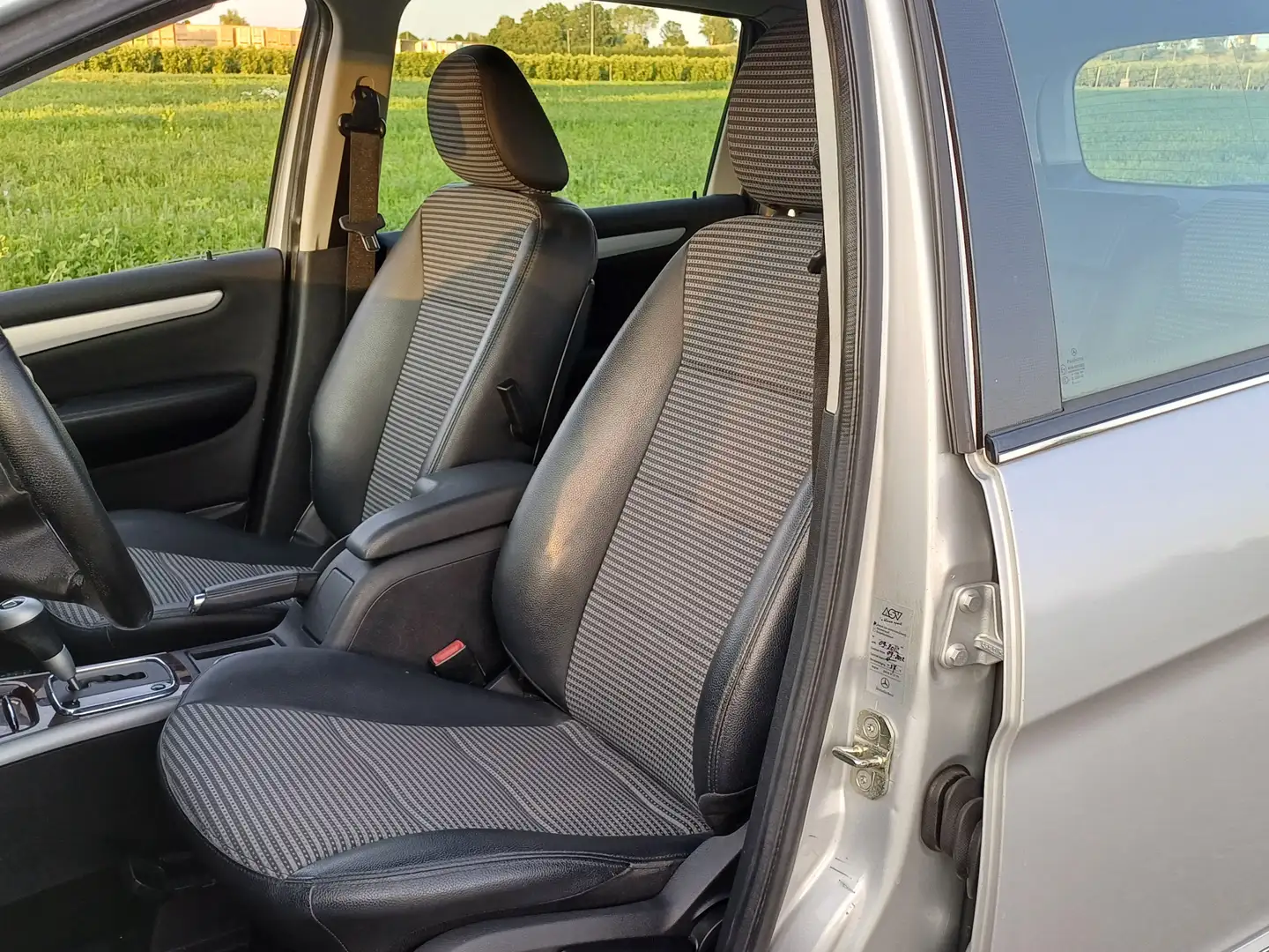 Mercedes-Benz B 200 Turbo /Clima/Trekh./Hout/Parkh. v+a/17"/NL/Lage KM Gris - 2