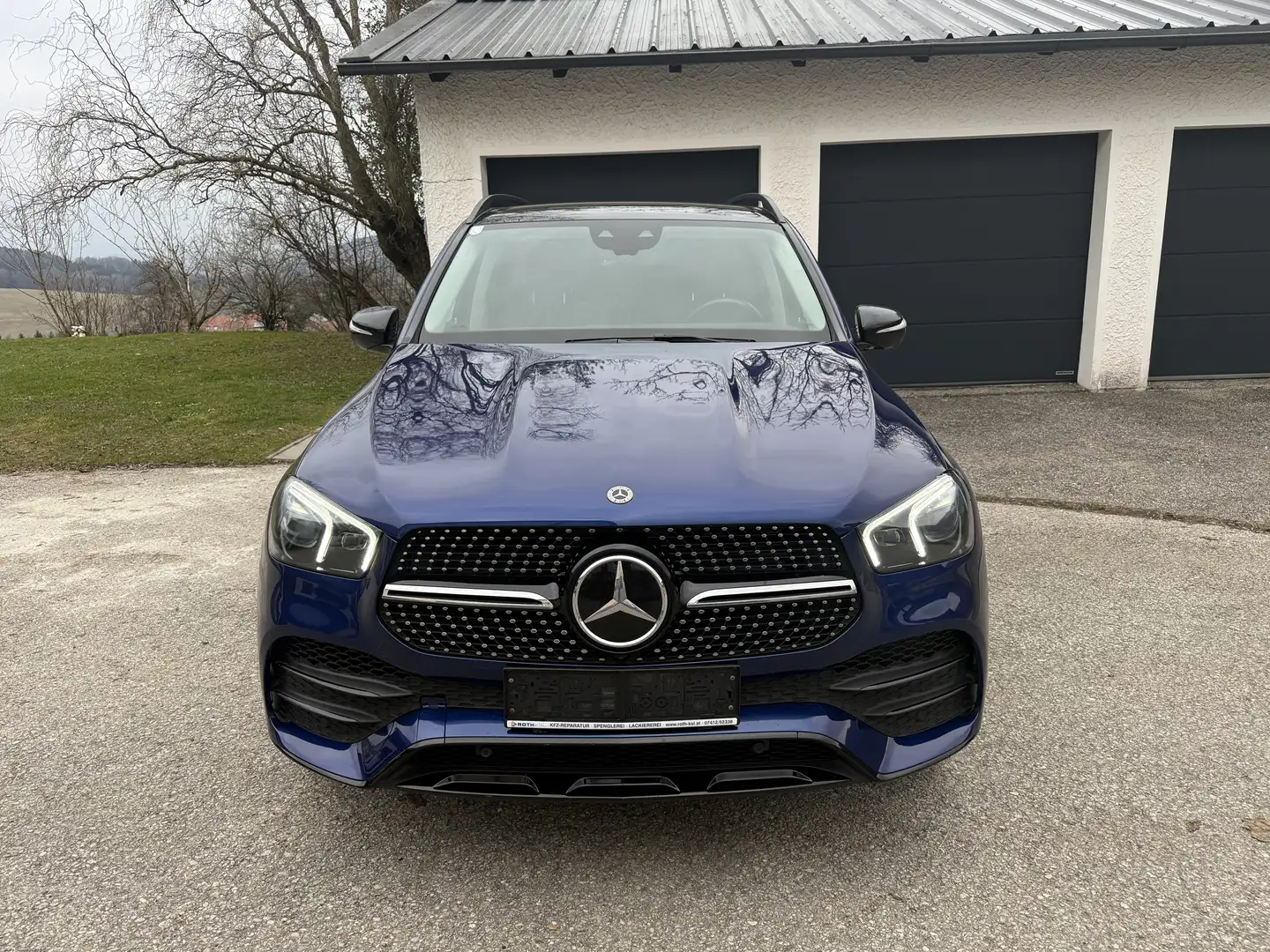 Mercedes-Benz GLE 350 d 4Matic Aut. AMG Line Blau - 2