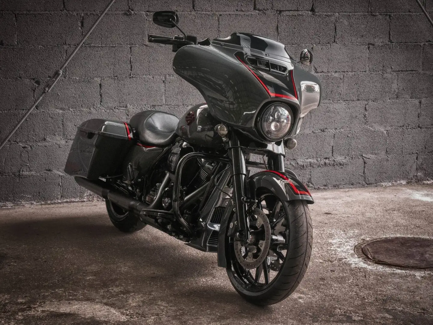Harley-Davidson FLHX Street Glide 107ci * CVO LOOK * Noir - 2