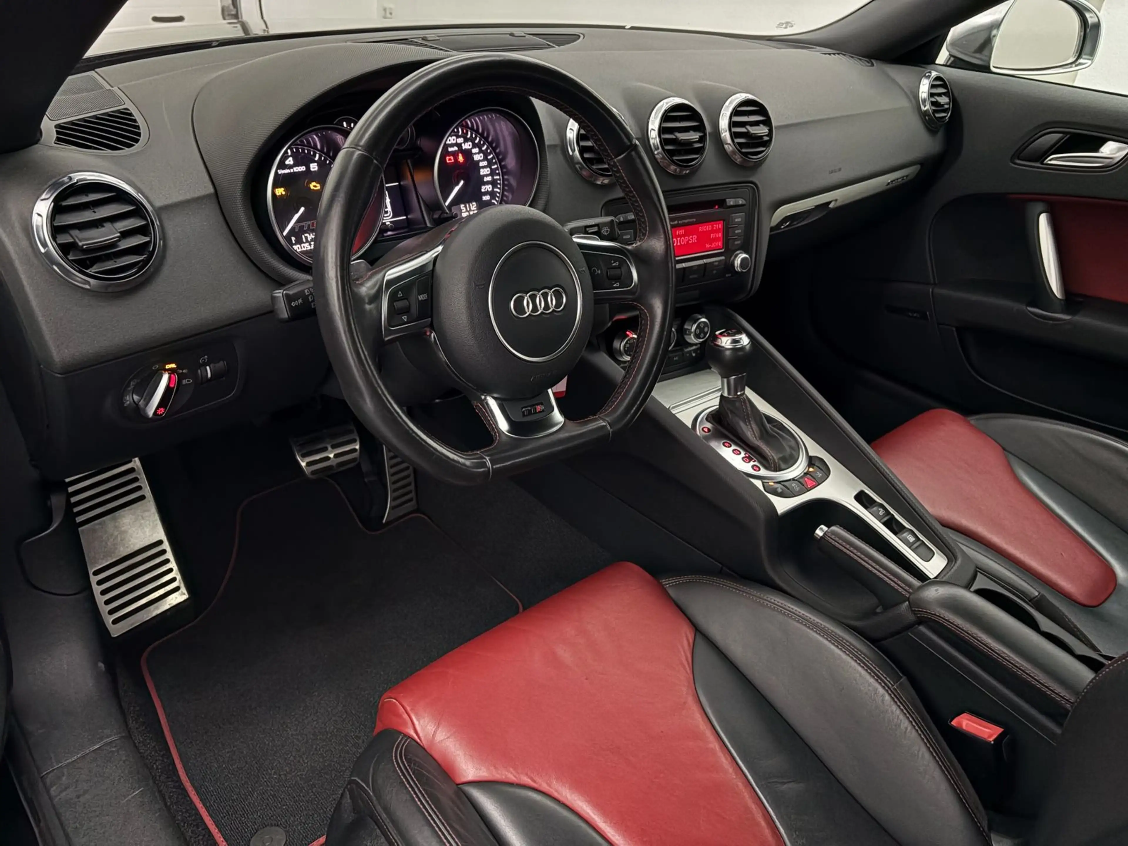 Audi TTS TTS 2.0 TFSI quattro S-tronic Leder#BOSE#Magnetic — photo 6