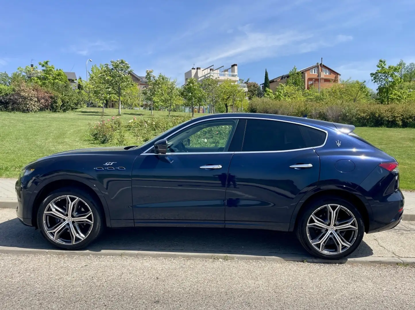 Maserati Levante 330 Executive Aut. Azul - 2